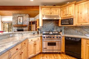 k b m resorts pge 2413 large 3bd chalet deer valley mountain views private hot tub