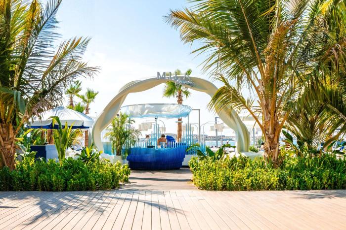 radisson beach resort palm jumeirah