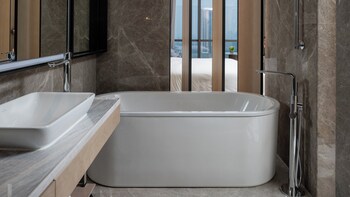 Intercontinental Hangzhou Liangzhu, An Ihg Hotel,,5 star