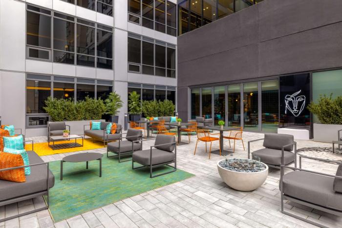 canopy by hilton toronto yorkville