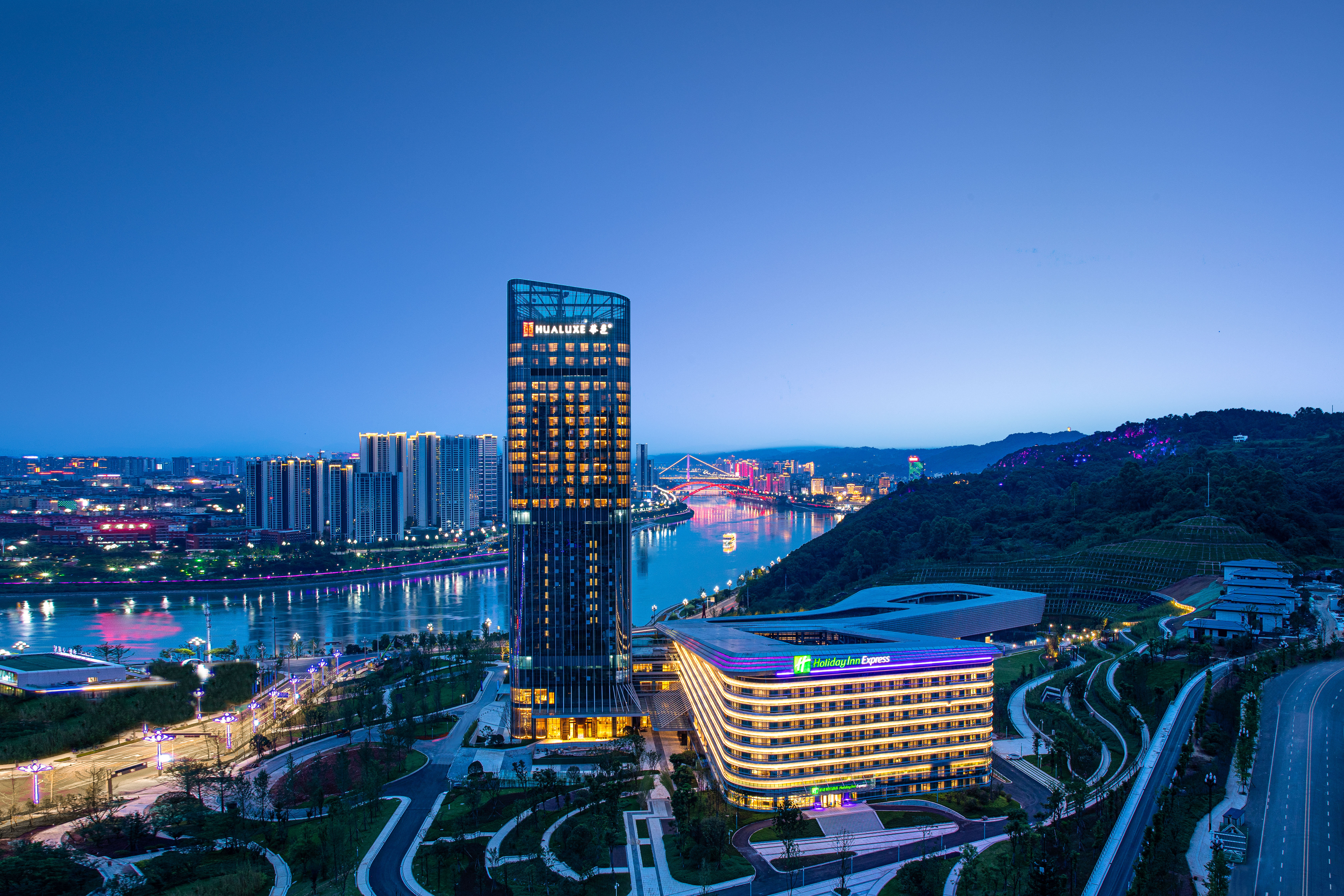 hualuxe yibin an ihg hotel