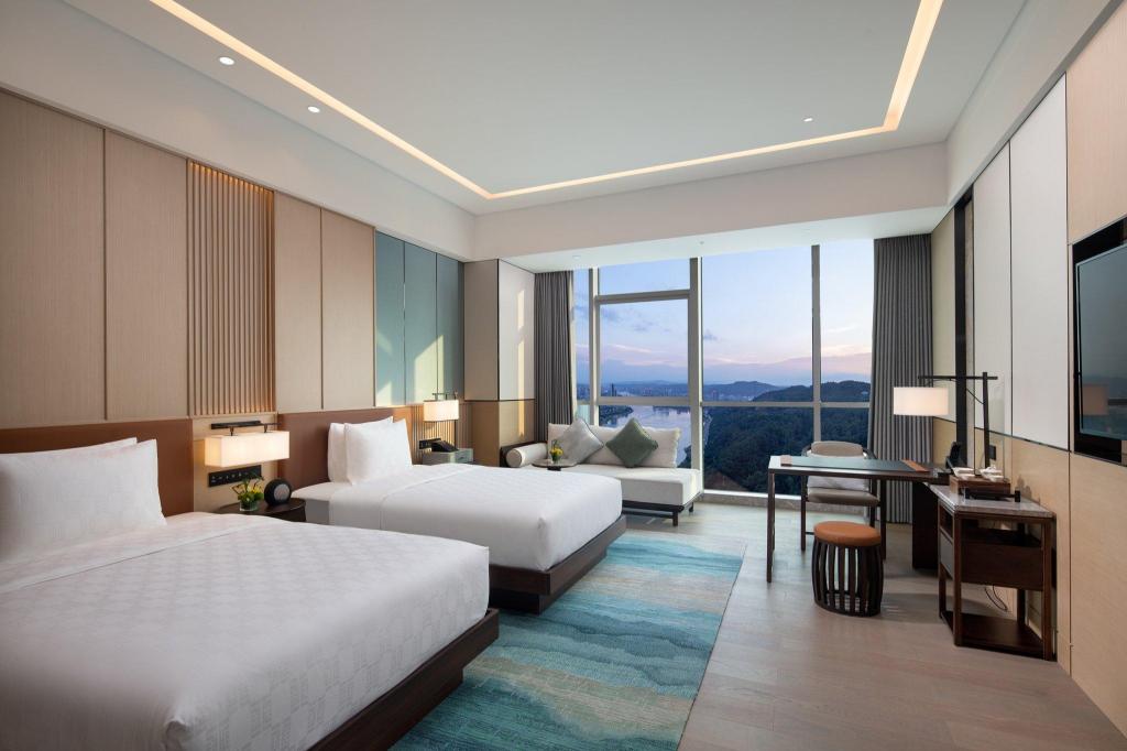 hualuxe yibin an ihg hotel