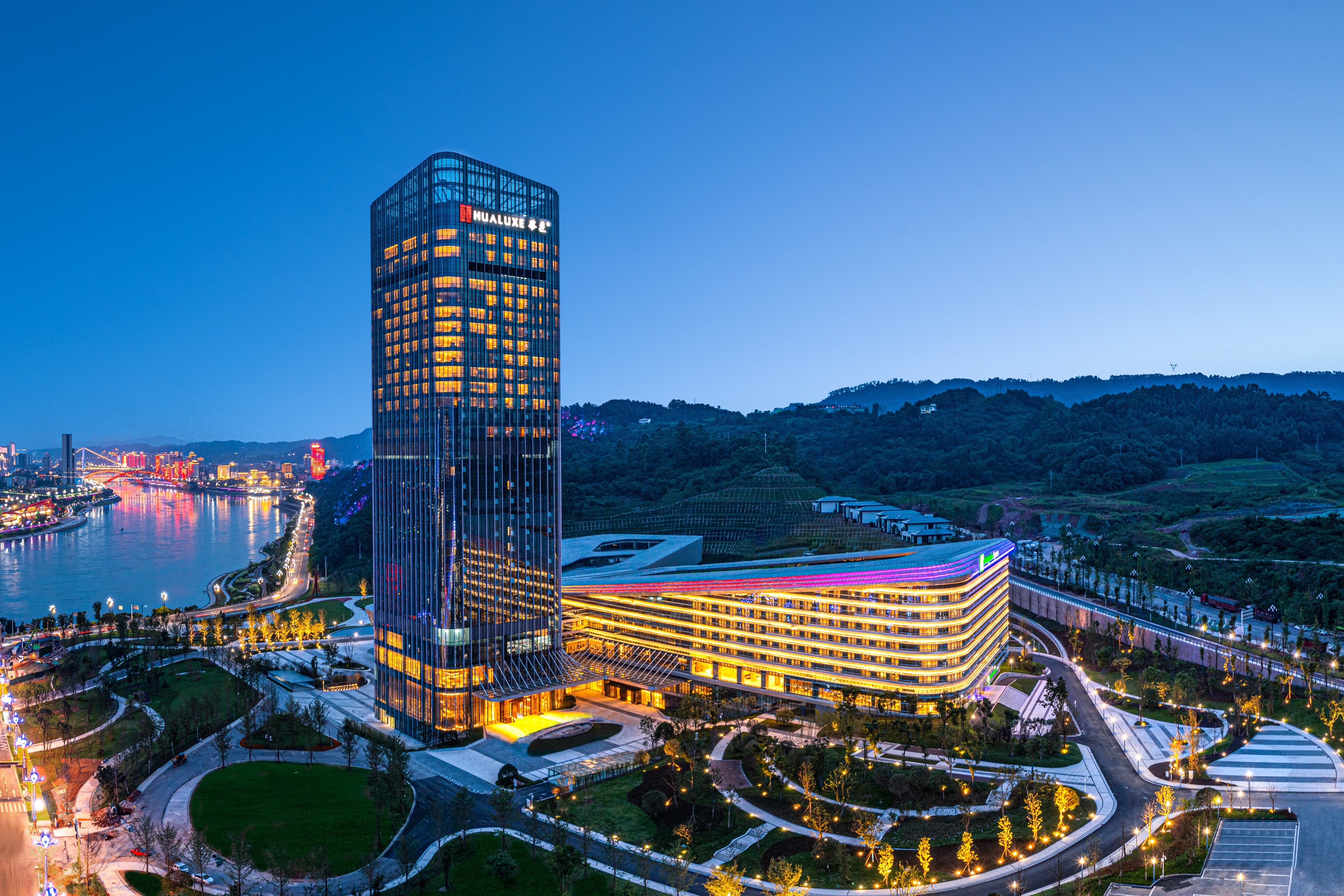 hualuxe yibin an ihg hotel