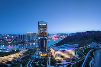 hualuxe yibin an ihg hotel