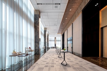 hualuxe yibin an ihg hotel