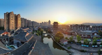 hualuxe yibin an ihg hotel
