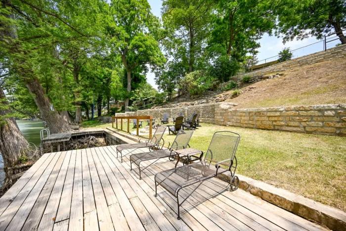 luxury lakefront oasis w boat dock firepit