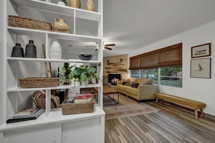 luxury lakefront oasis w boat dock firepit