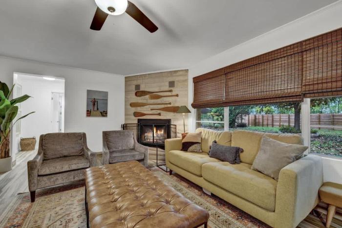 luxury lakefront oasis w boat dock firepit