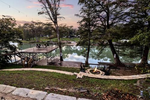 luxury lakefront oasis w boat dock firepit