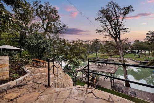 luxury lakefront oasis w boat dock firepit