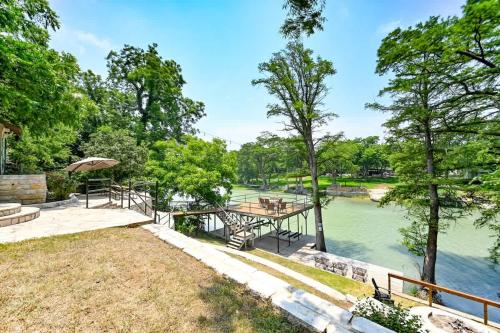 luxury lakefront oasis w boat dock firepit