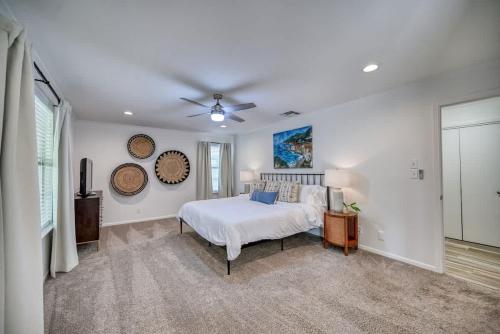 luxury lakefront oasis w boat dock firepit