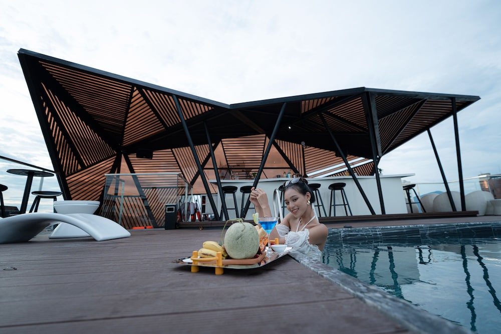 draco hotel and suites