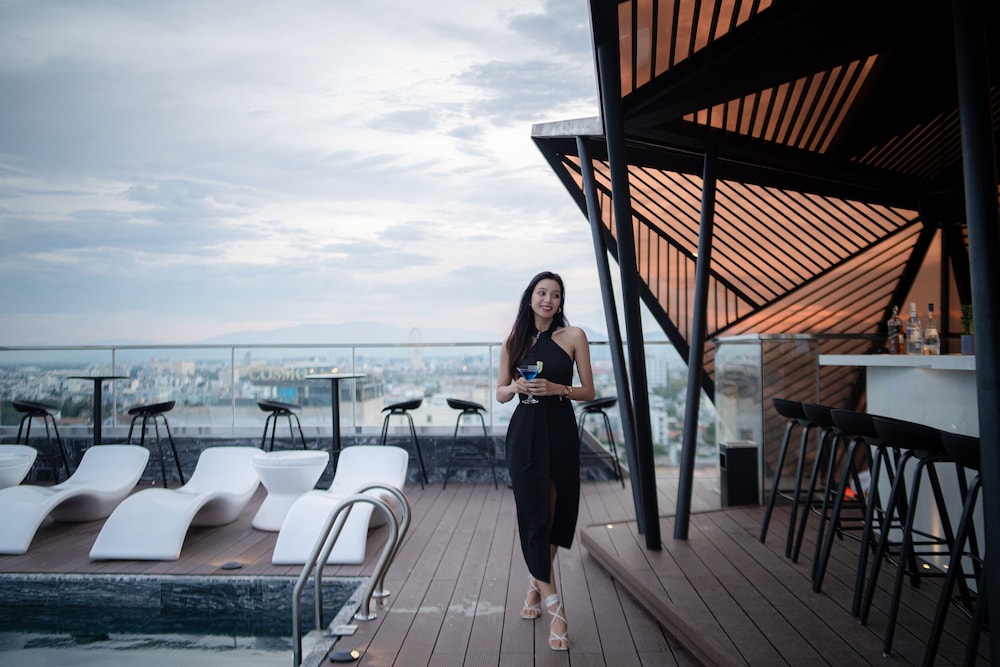 draco hotel and suites