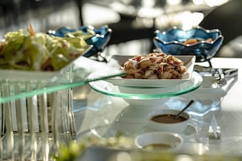 draco hotel and suites
