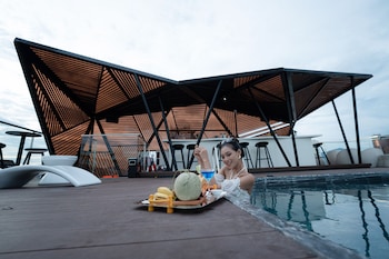draco hotel and suites