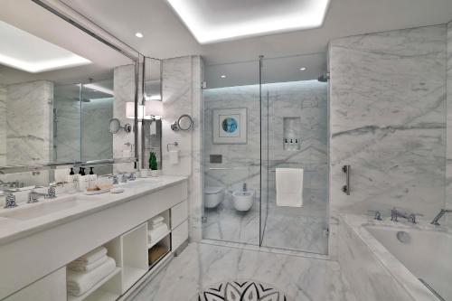 waldorf astoria doha lusail