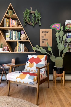 The Herwood Inn,,4.5 star