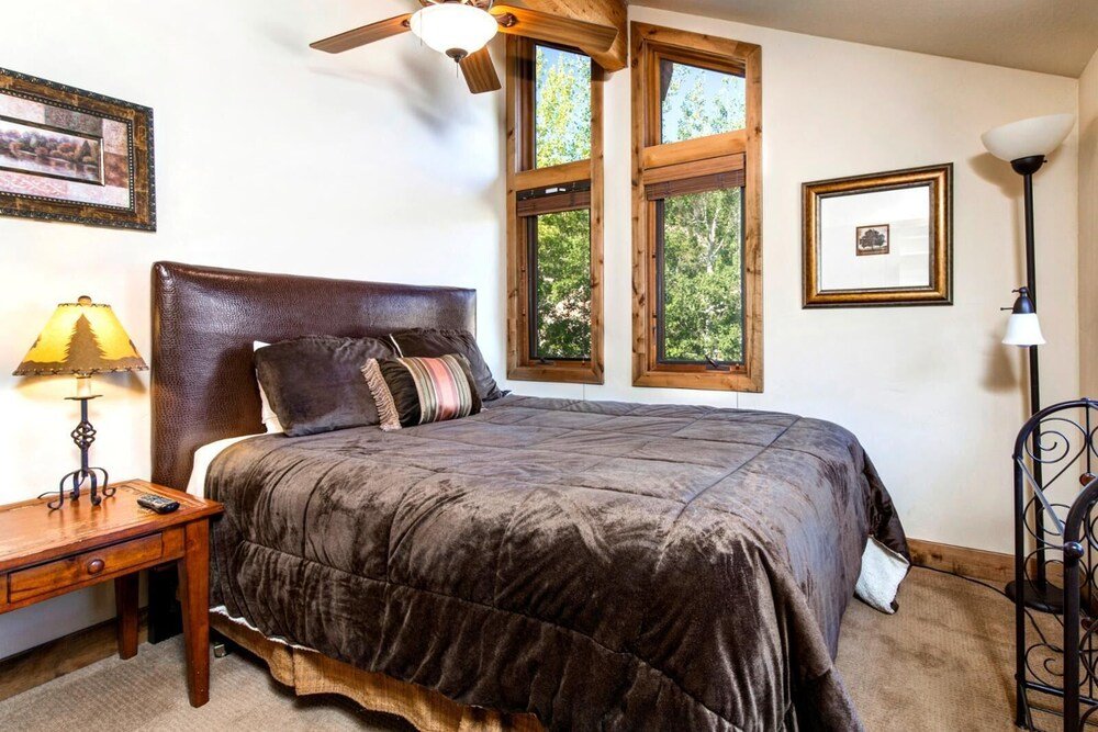 k b m resorts poa 504b centrally located 3bd walk to main st shuttle private hot tub