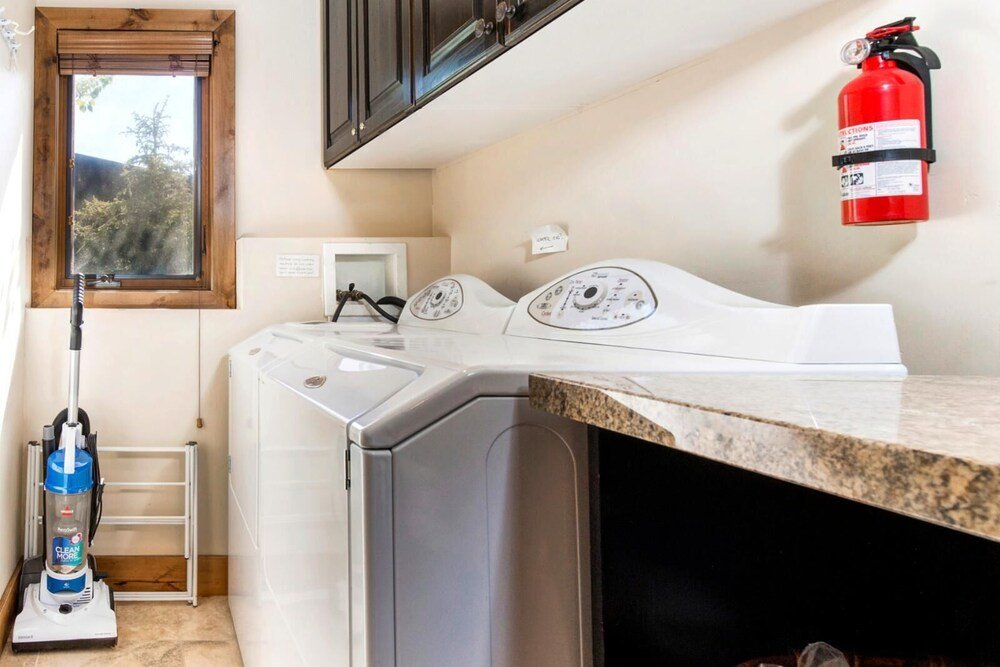 k b m resorts poa 504b centrally located 3bd walk to main st shuttle private hot tub