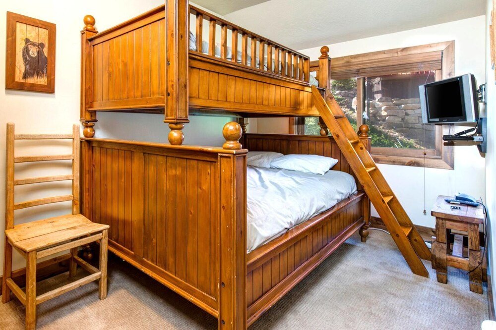 k b m resorts poa 504b centrally located 3bd walk to main st shuttle private hot tub