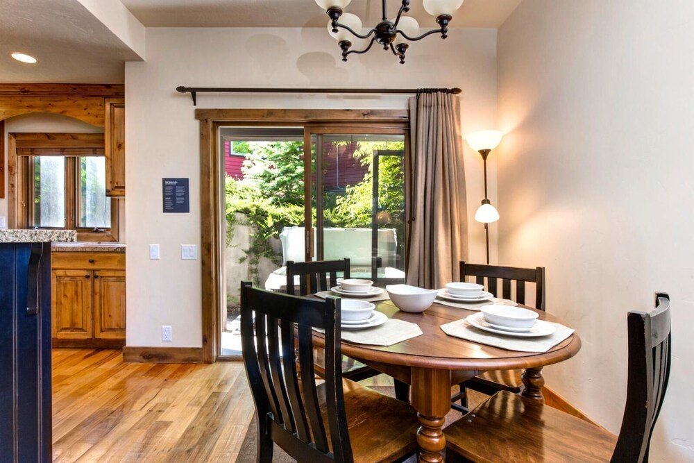 k b m resorts poa 504b centrally located 3bd walk to main st shuttle private hot tub
