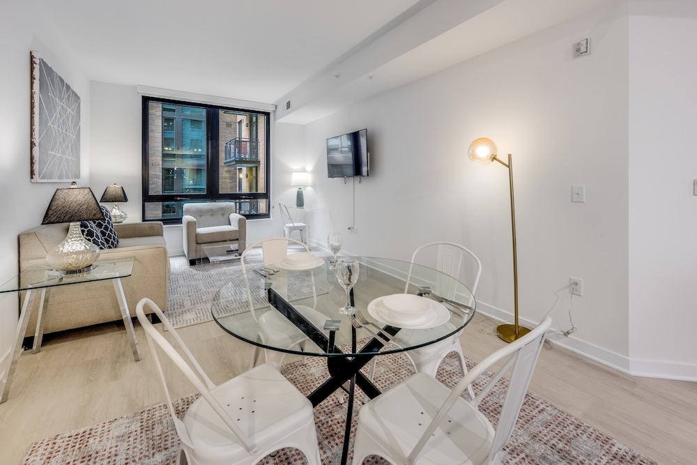 global luxury suites at revel