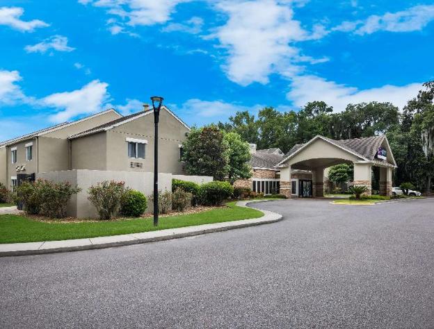 clarion inn and suites savannah midtown