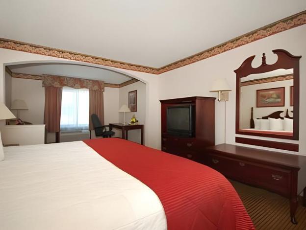 clarion inn and suites savannah midtown