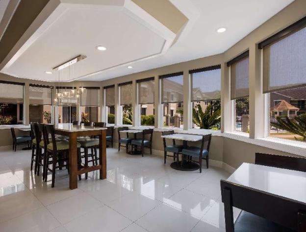 clarion inn and suites savannah midtown