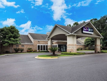 clarion inn and suites savannah midtown