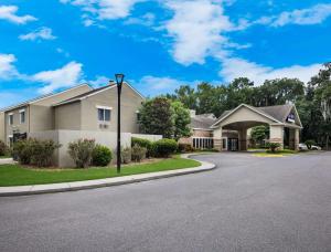 clarion inn and suites savannah midtown