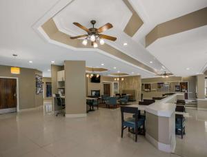 clarion inn and suites savannah midtown