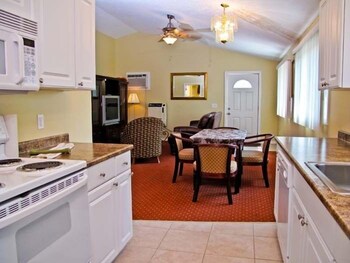 Exit 5 Motel & Cottages,Old Orchard Beach>>Biddeford,2 star