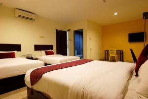 golden roof hotel falim ipoh