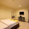 golden roof hotel falim ipoh