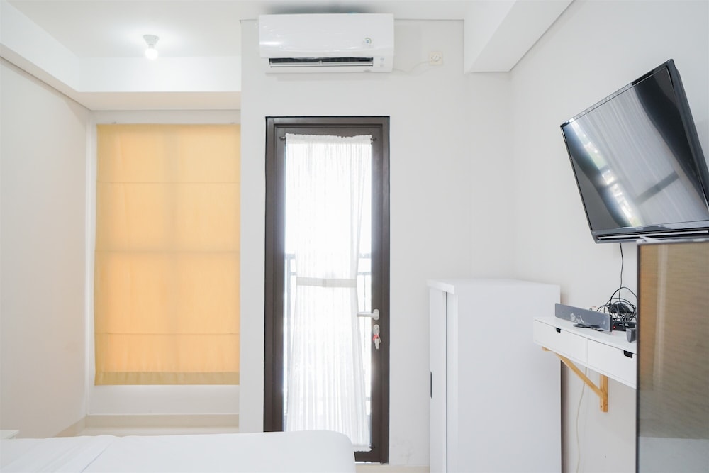 nice and modern studio at transpark bintaro apartment
