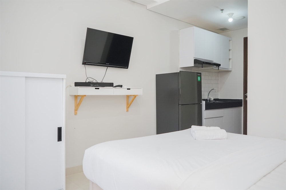 nice and modern studio at transpark bintaro apartment