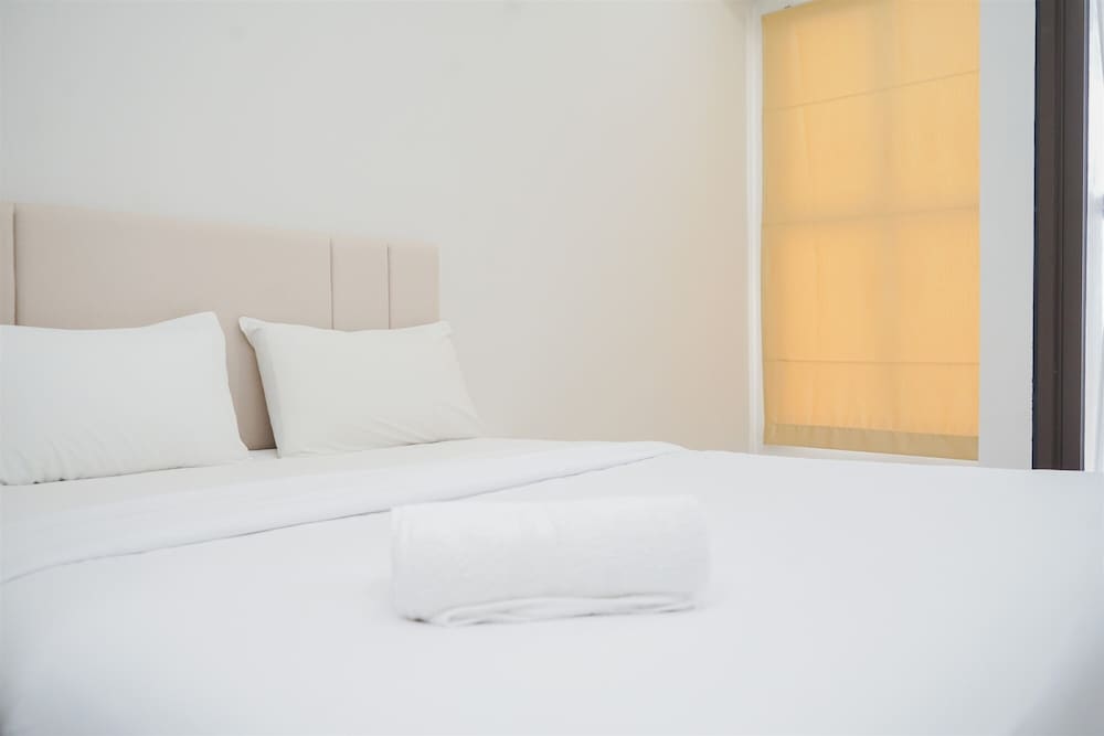 nice and modern studio at transpark bintaro apartment