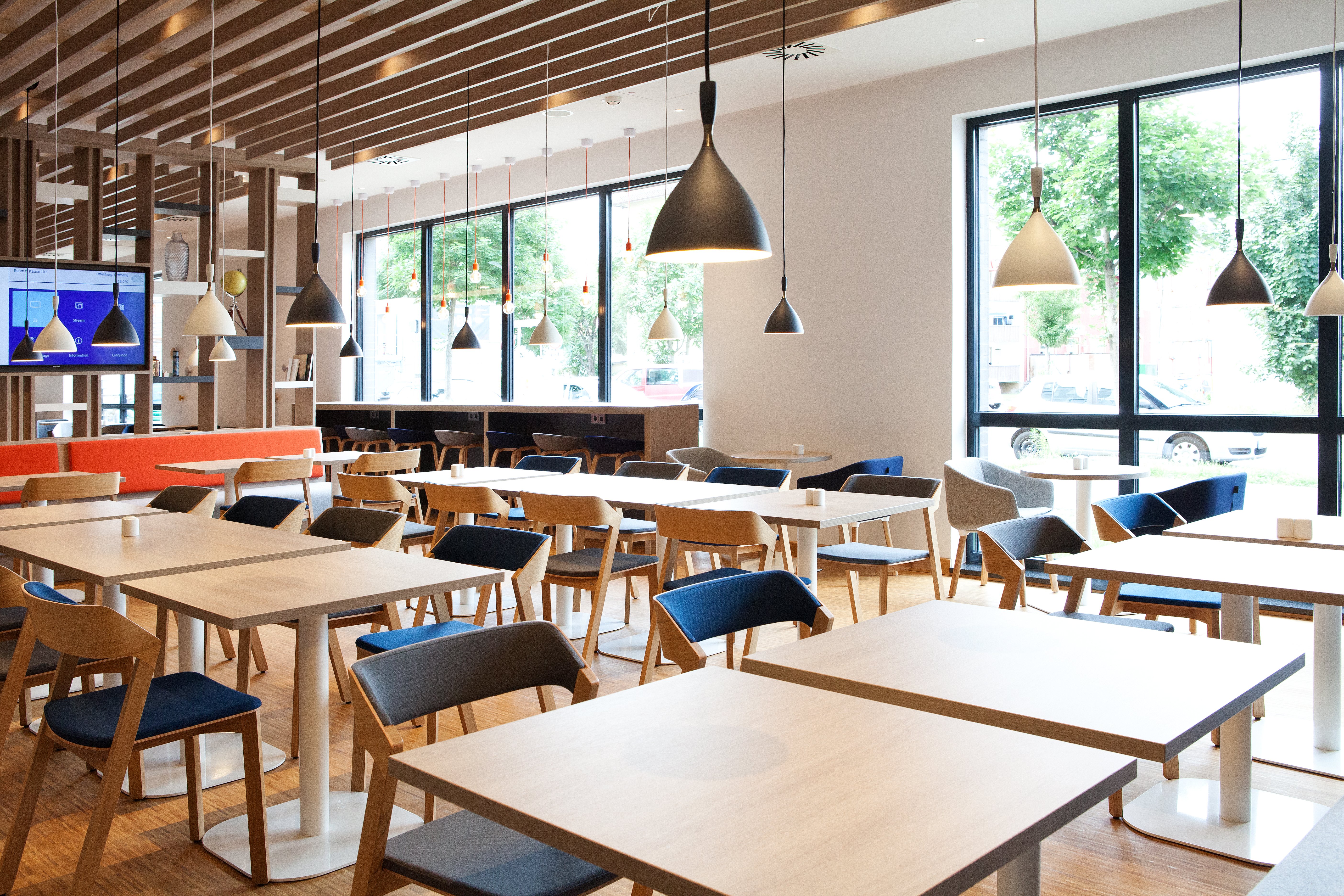 holiday inn express duesseldorf airport