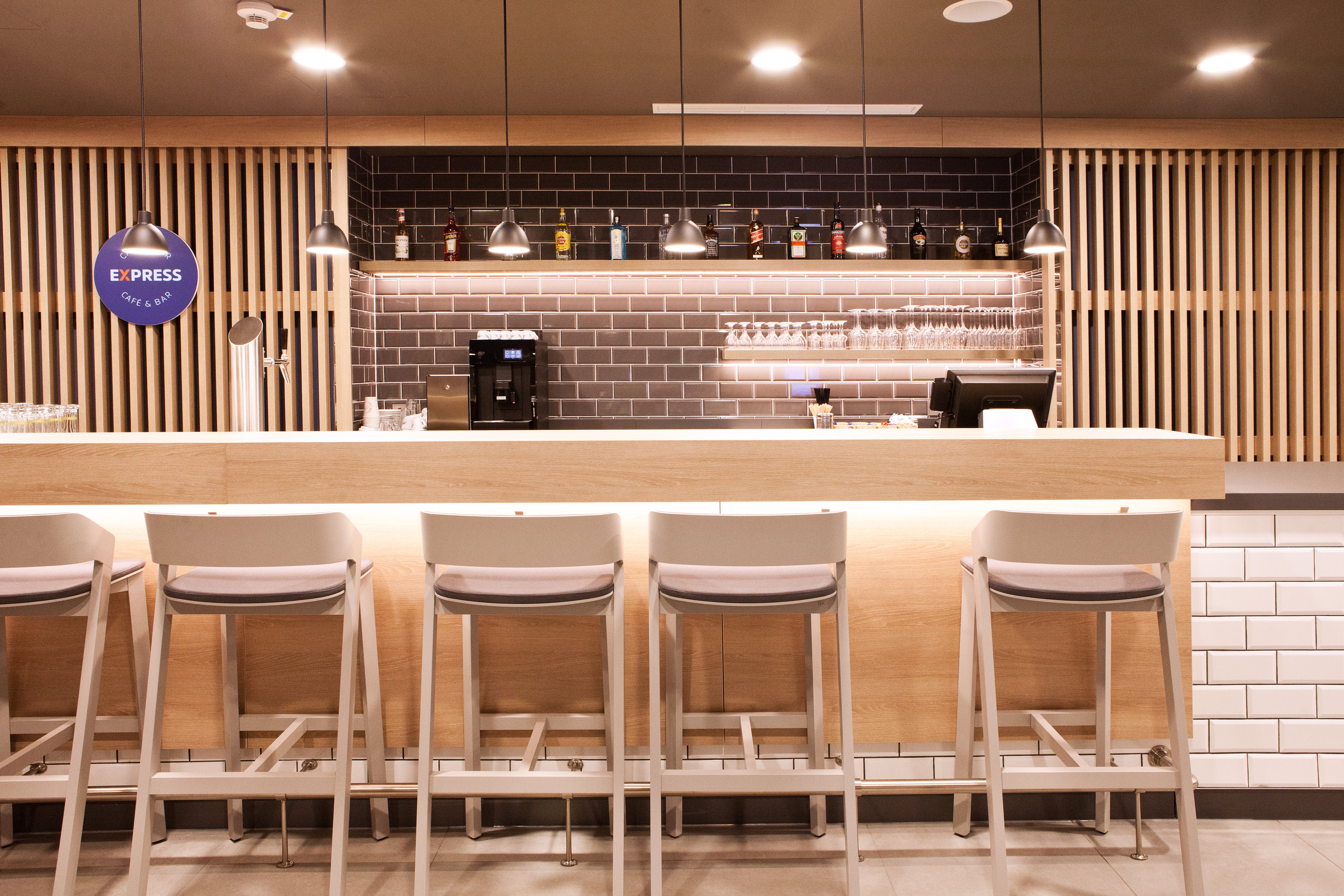 holiday inn express duesseldorf airport