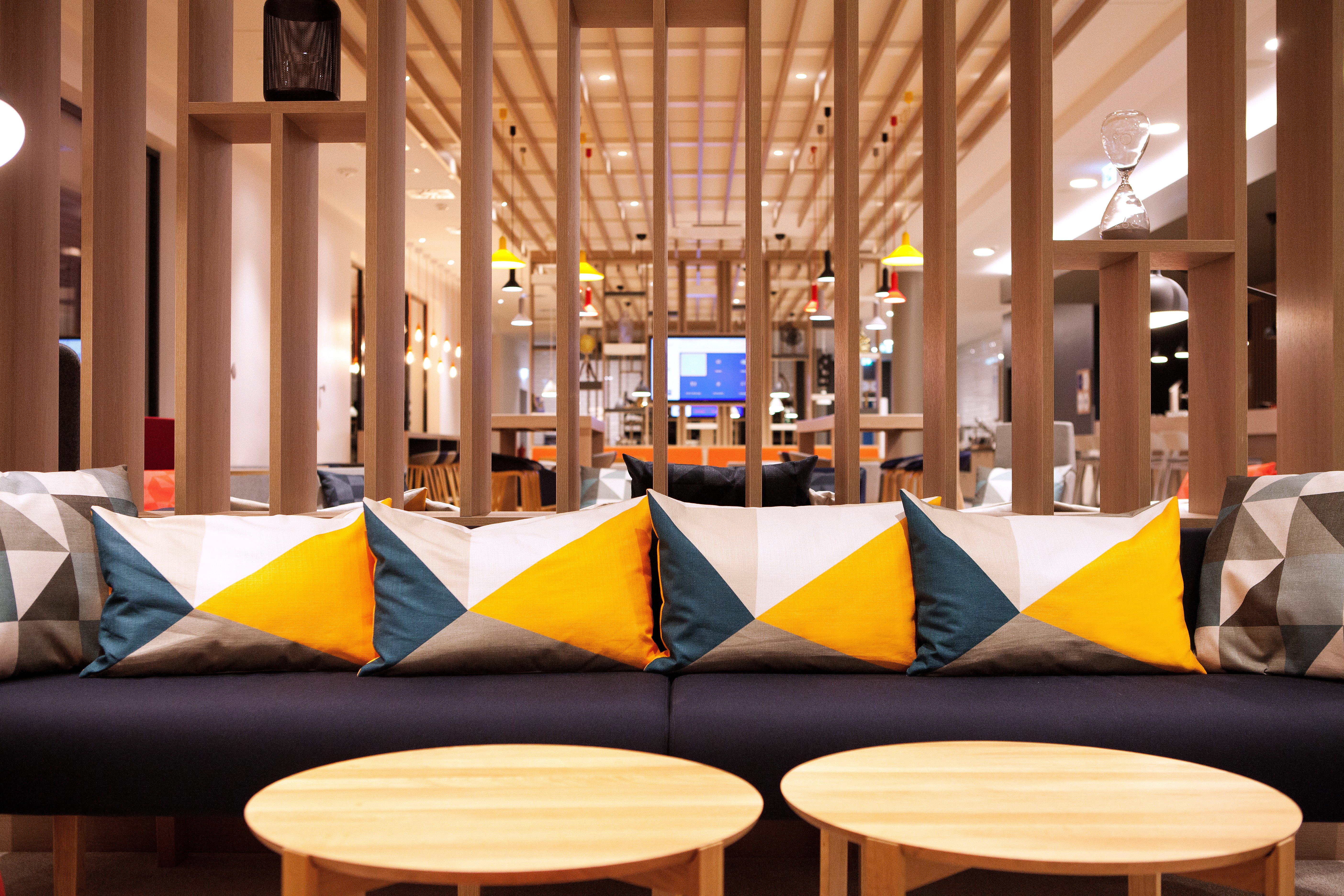 holiday inn express duesseldorf airport