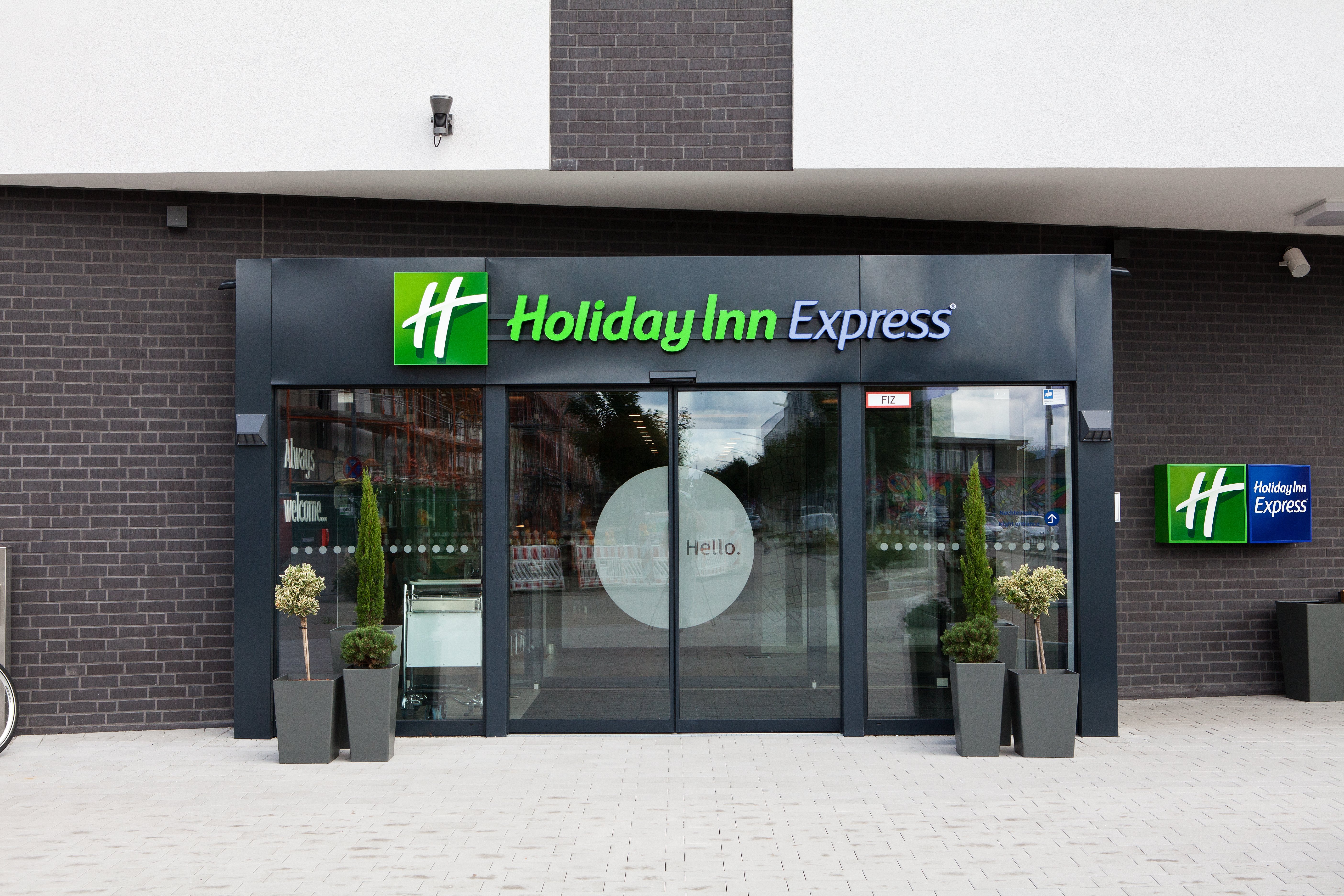 holiday inn express duesseldorf airport
