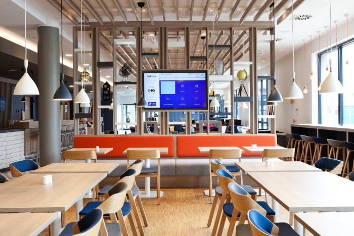 holiday inn express duesseldorf airport