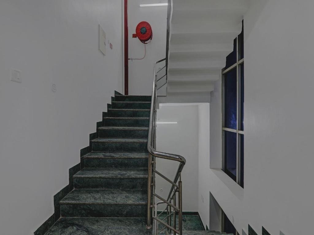 super townhouse swaroop inn