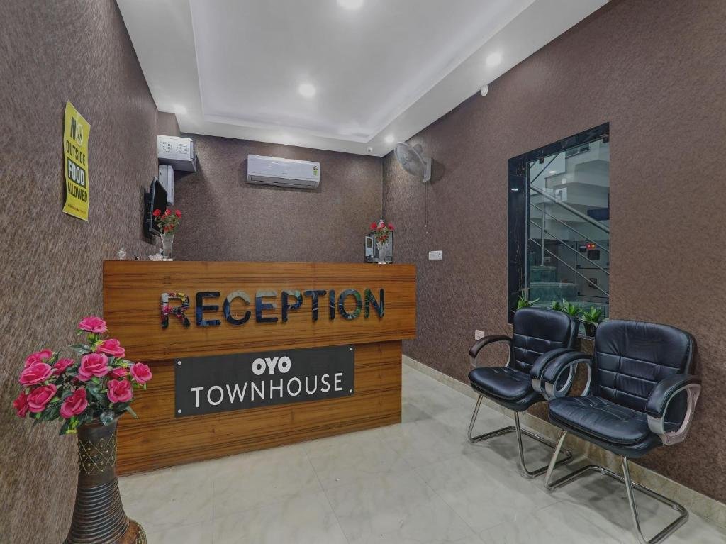 super townhouse swaroop inn