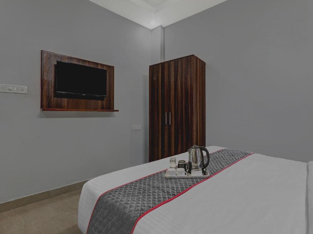 super townhouse swaroop inn