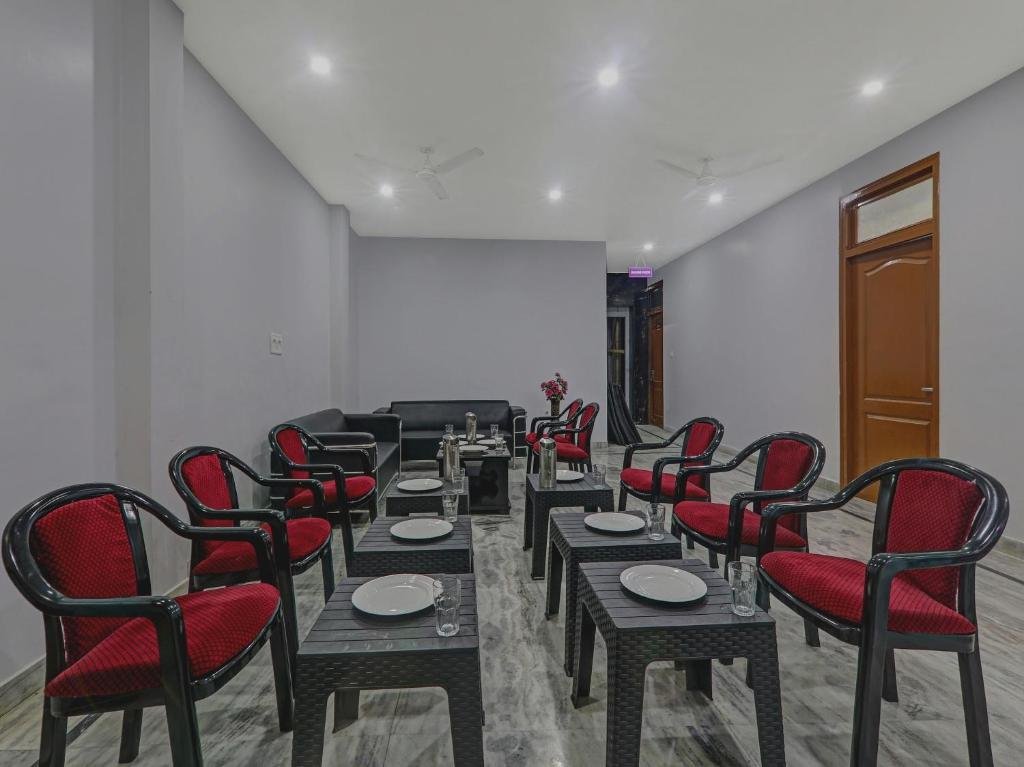 super townhouse swaroop inn