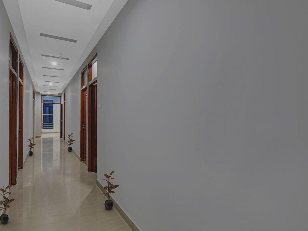 super townhouse swaroop inn